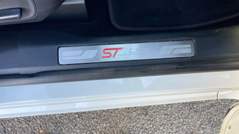 Ford Kuga 2.5 FHEV ST-Line X Edition 5dr CVT Hybrid Estate